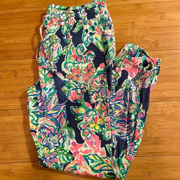 Lilly Pulitzer Small Piper Jogger w/Tassels - Picture 9 of 12